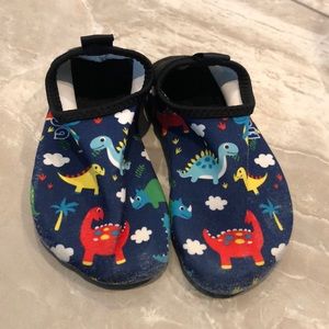Comfy water socks/shoes/slippers